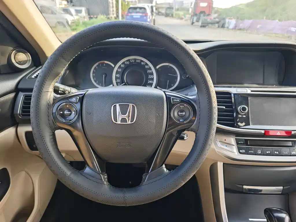 Honda Accord 2014 — фото 10
