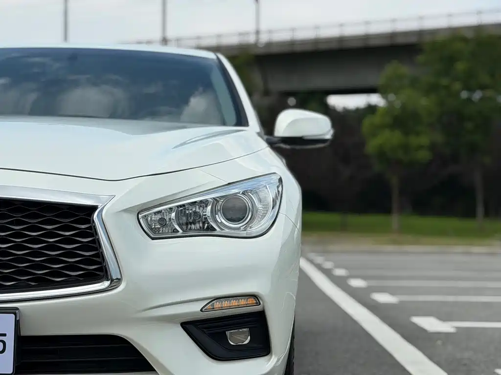 Infiniti Q50L 2019 — фото 21