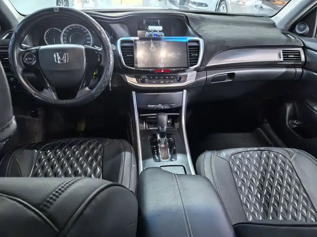 Honda Accord 2015 — фото 8