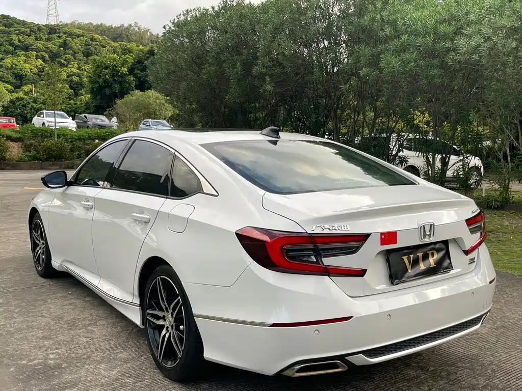 Honda Accord 2022 — фото 16
