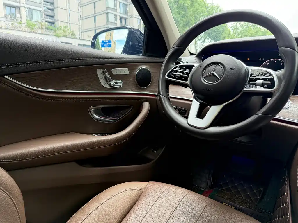 Mercedes-Benz E-Class 2020 — фото 11