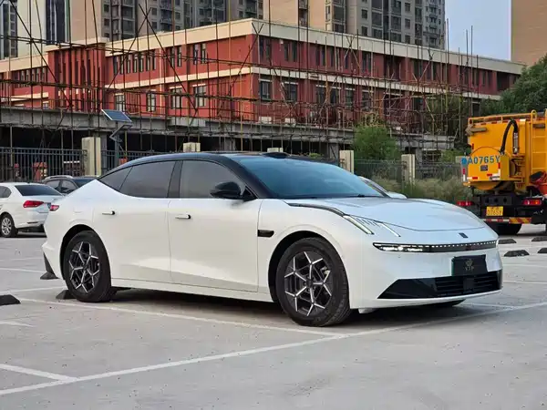 Lynk & Co 10 2025