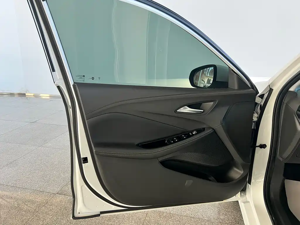 Buick Verano 2025 — фото 18