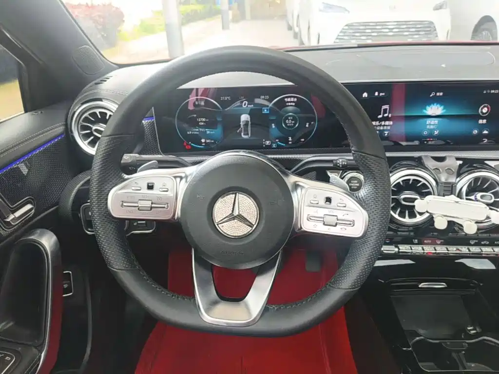 Mercedes-Benz A-Class 2020 — фото 11
