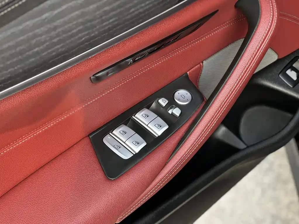 BMW 5 Series 2023 — фото 14