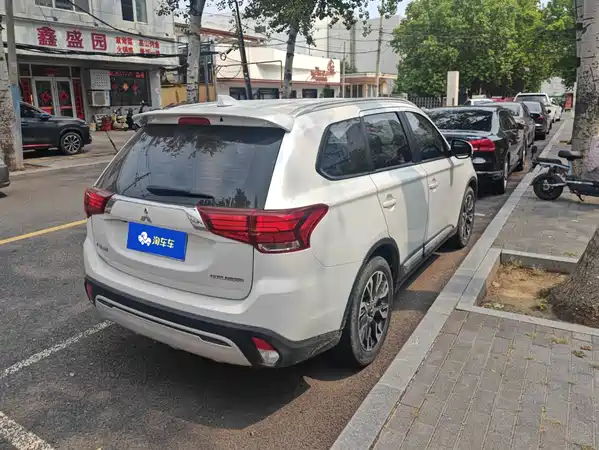 Mitsubishi Outlander 2021