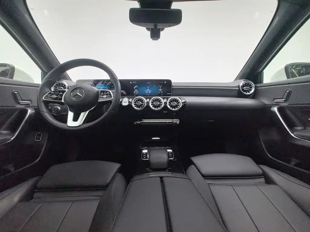 Mercedes-Benz A-Class 2019 — фото 5