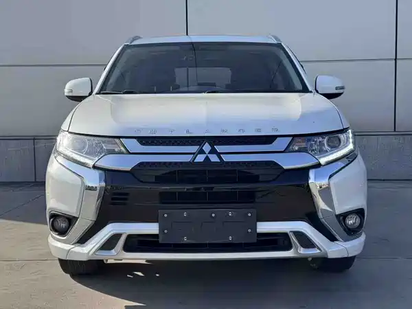 Mitsubishi Outlander 2021