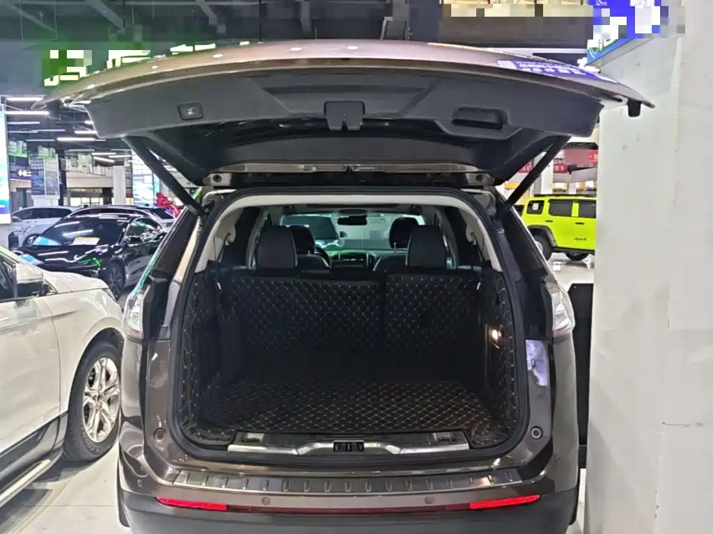 Ford Edge 2018 — фото 19