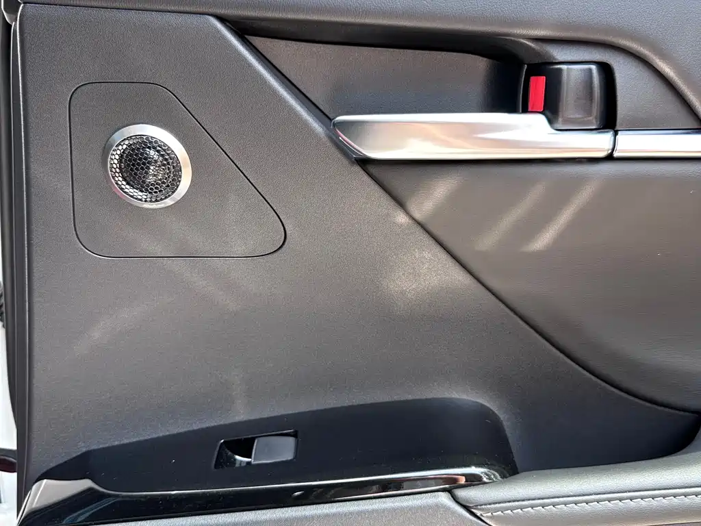 Toyota Camry 2025 — фото 16