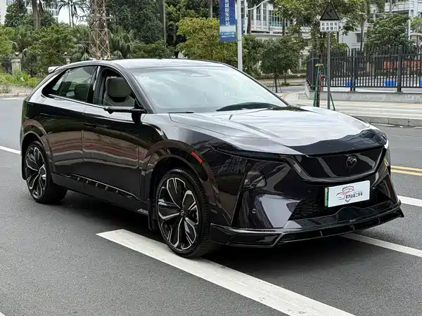 Mazda EZ-60 2025
