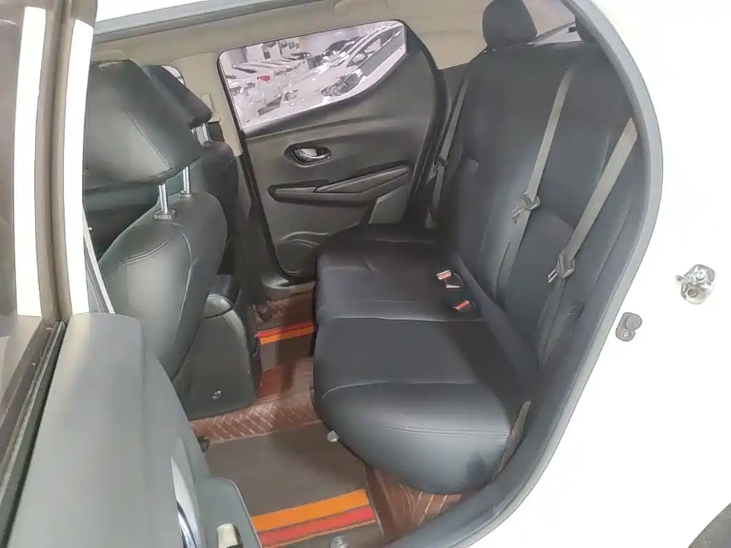 Nissan Bluebird 2018 — фото 17