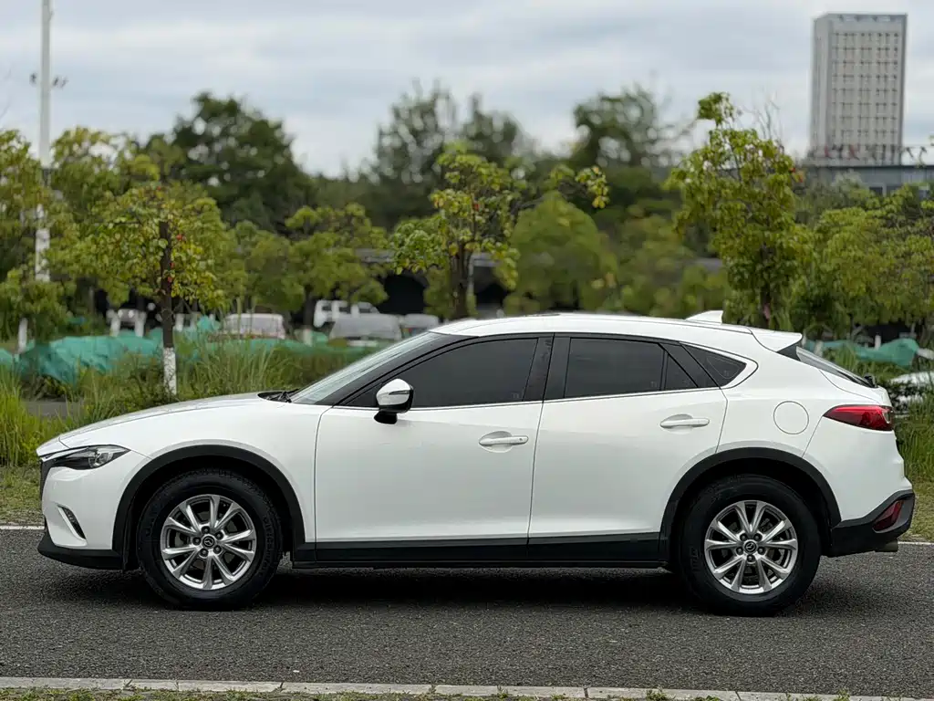 Mazda CX-4 2018 — фото 17