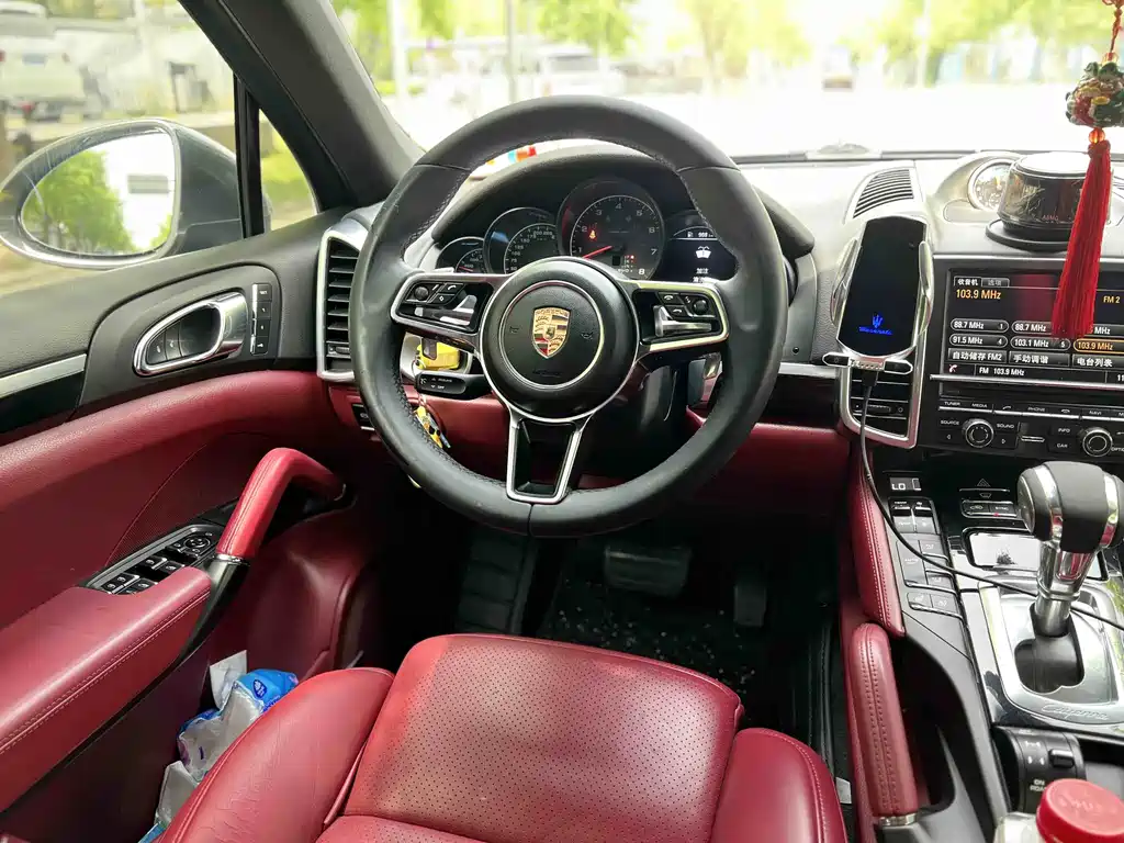 Porsche Cayenne 2015 — фото 10