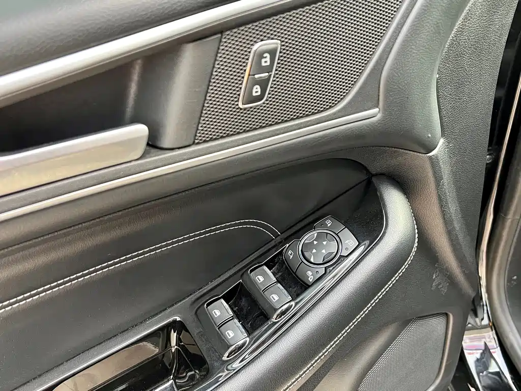 Ford Edge 2020 — фото 12