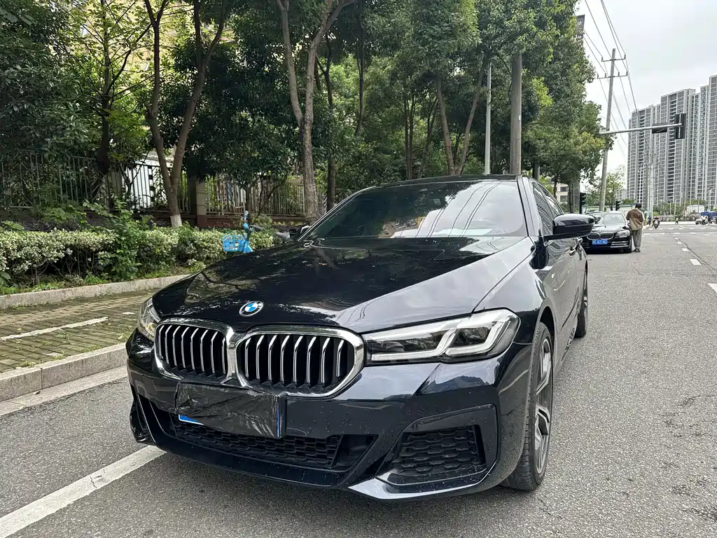 BMW 5 Series 2023 — фото 1