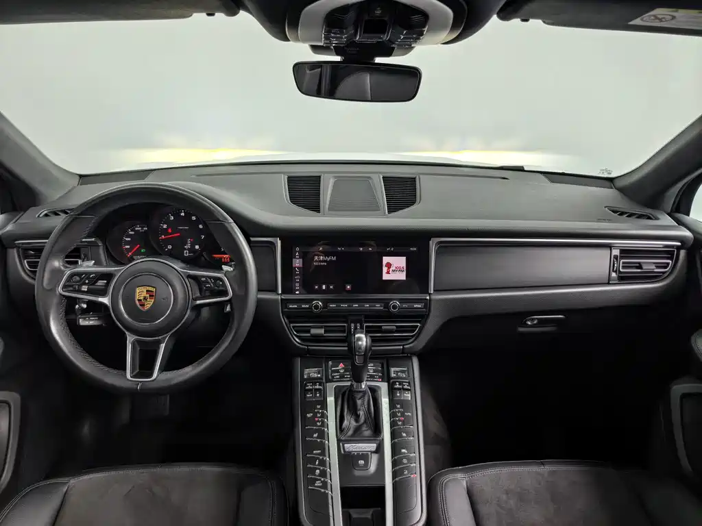 Porsche Macan 2018 — фото 12