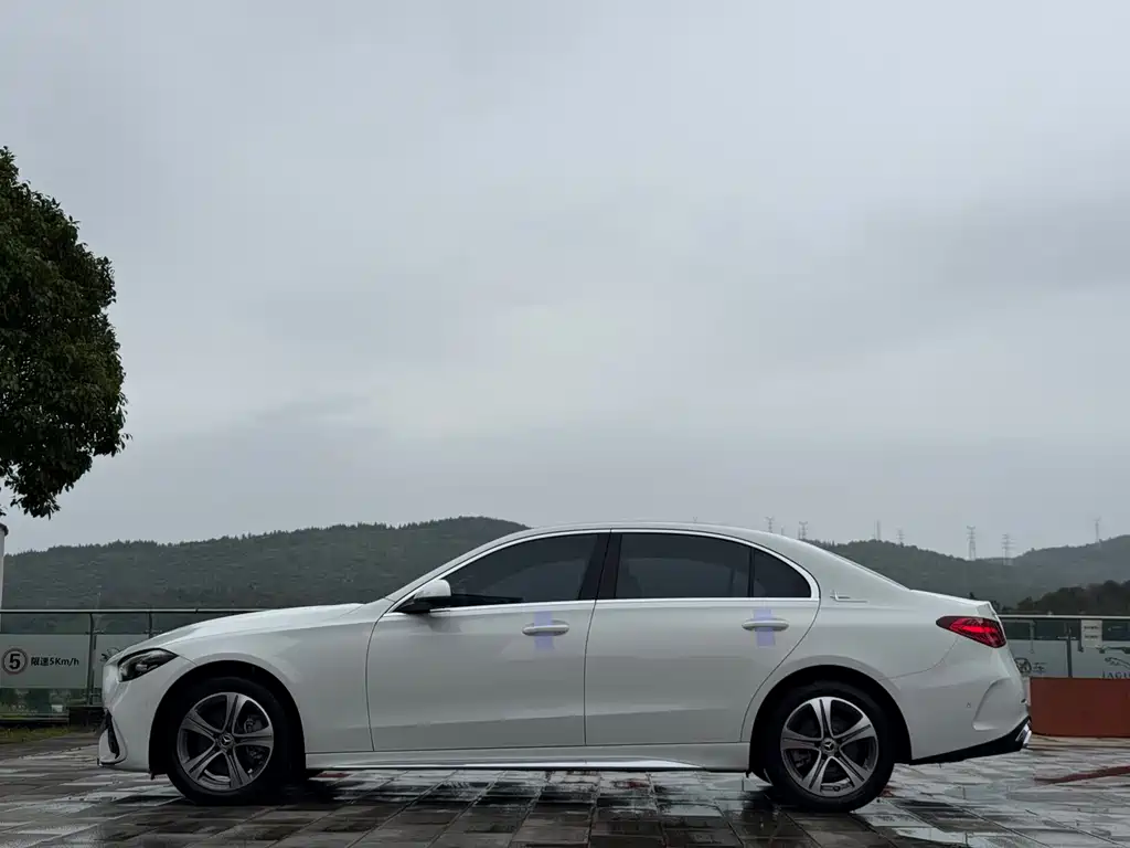 Mercedes-Benz C-Class 2022 — фото 10