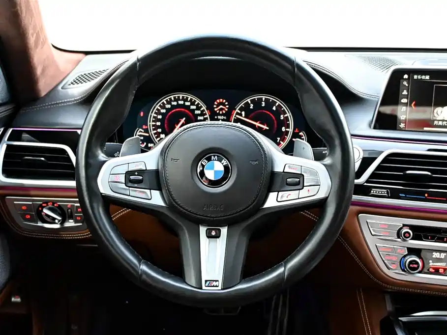 BMW 7 Series 2019 — фото 22