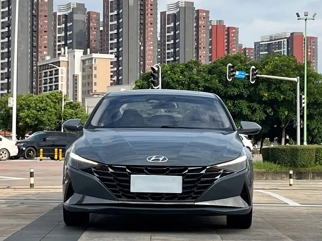 Hyundai Elantra 2021 — фото 2