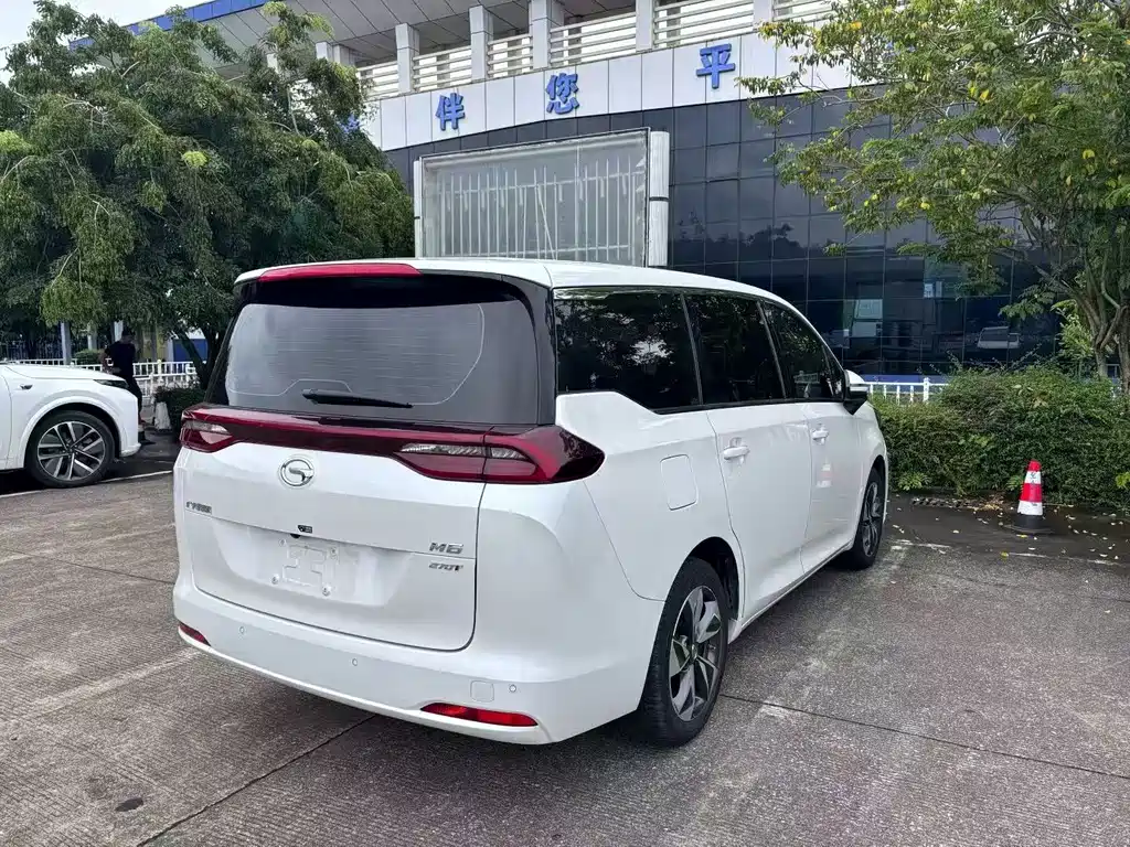GAC Trumpchi M6 2022 — фото 4