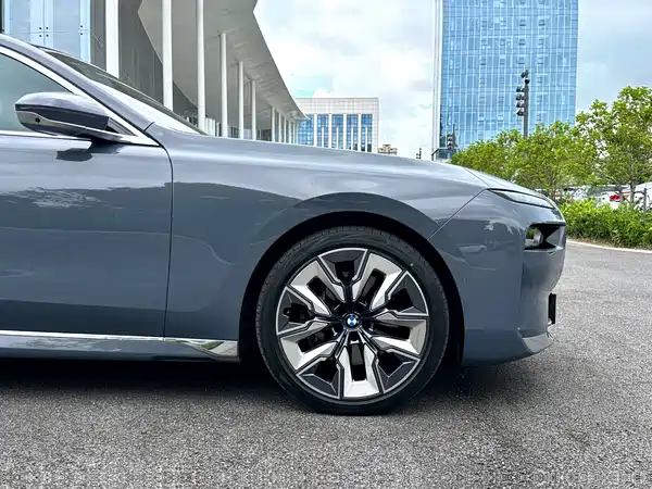 BMW 7 Series 2024