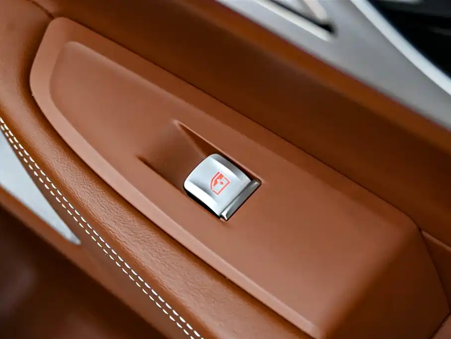 BMW 7 Series 2019 — фото 36