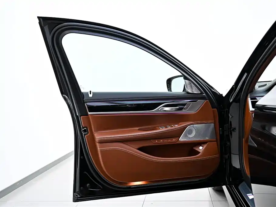 BMW 7 Series 2019 — фото 14