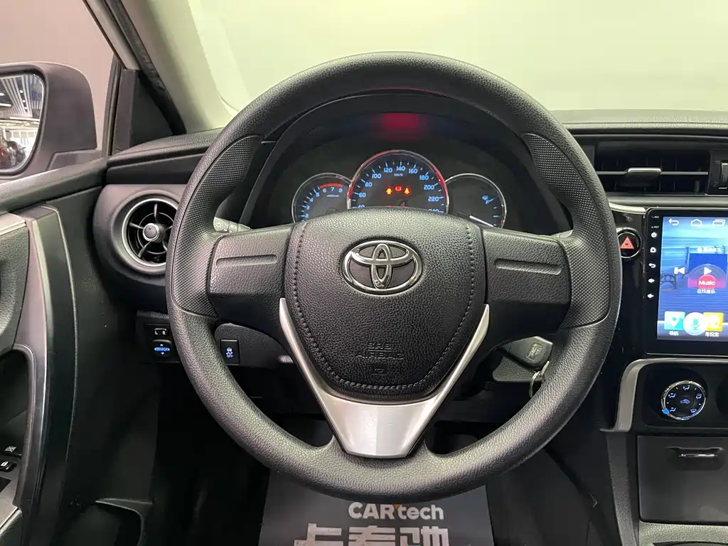 Toyota Corolla 2018 — фото 19