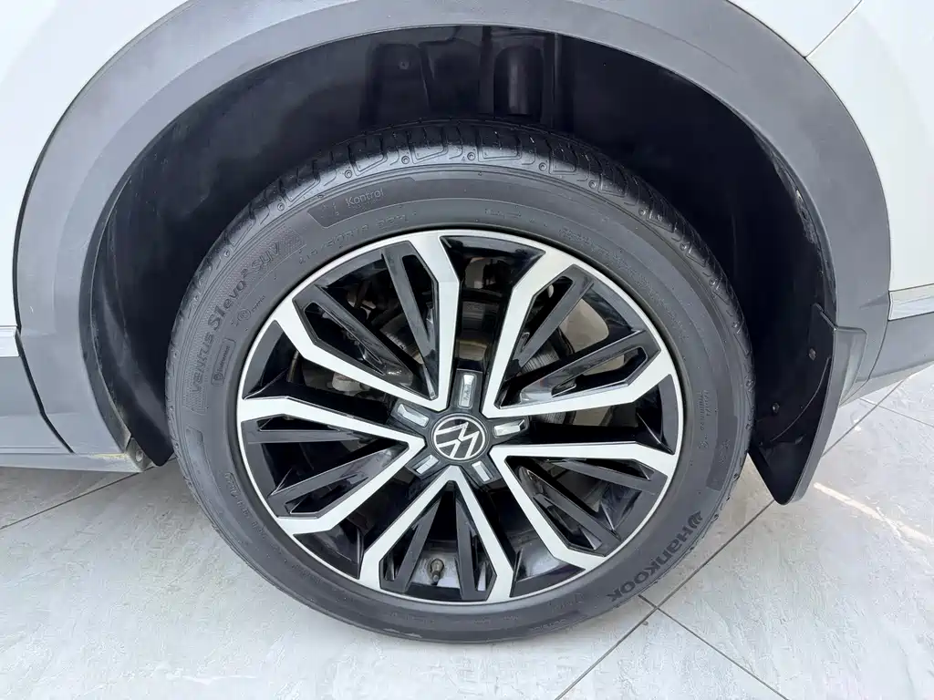 Volkswagen T-Roc 2023 — фото 23
