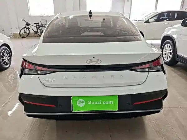 Hyundai Elantra 2024