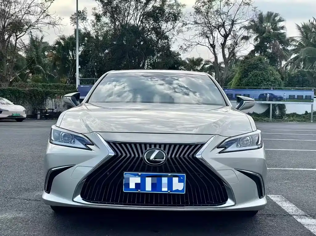 Lexus ES 2020 — фото 2