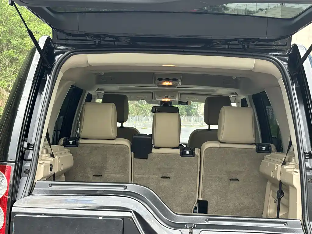Land Rover Discovery 2013 — фото 15