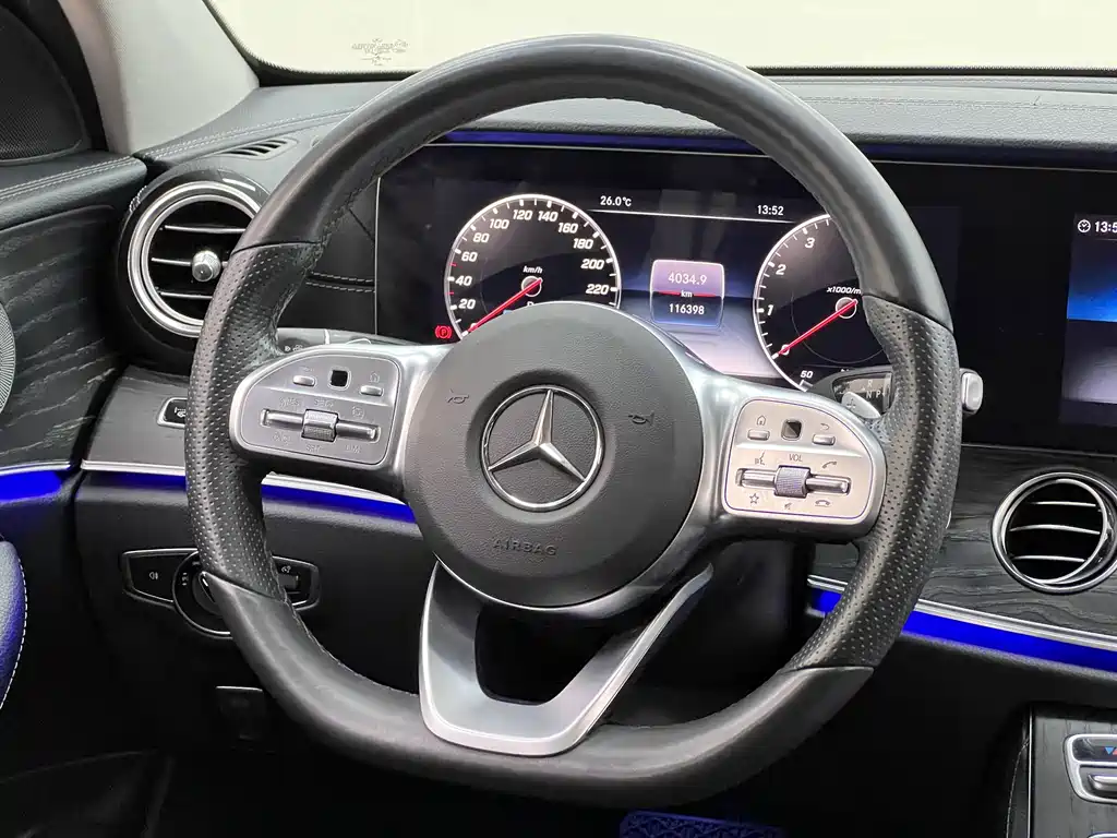 Mercedes-Benz E-Class 2020 — фото 17