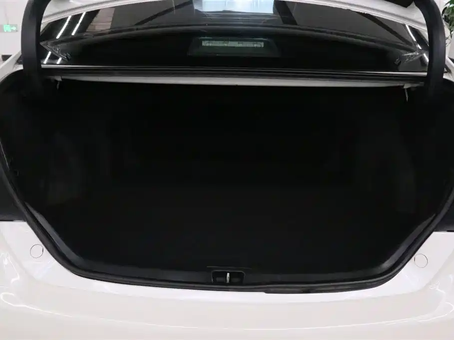 Toyota Camry 2016 — фото 15