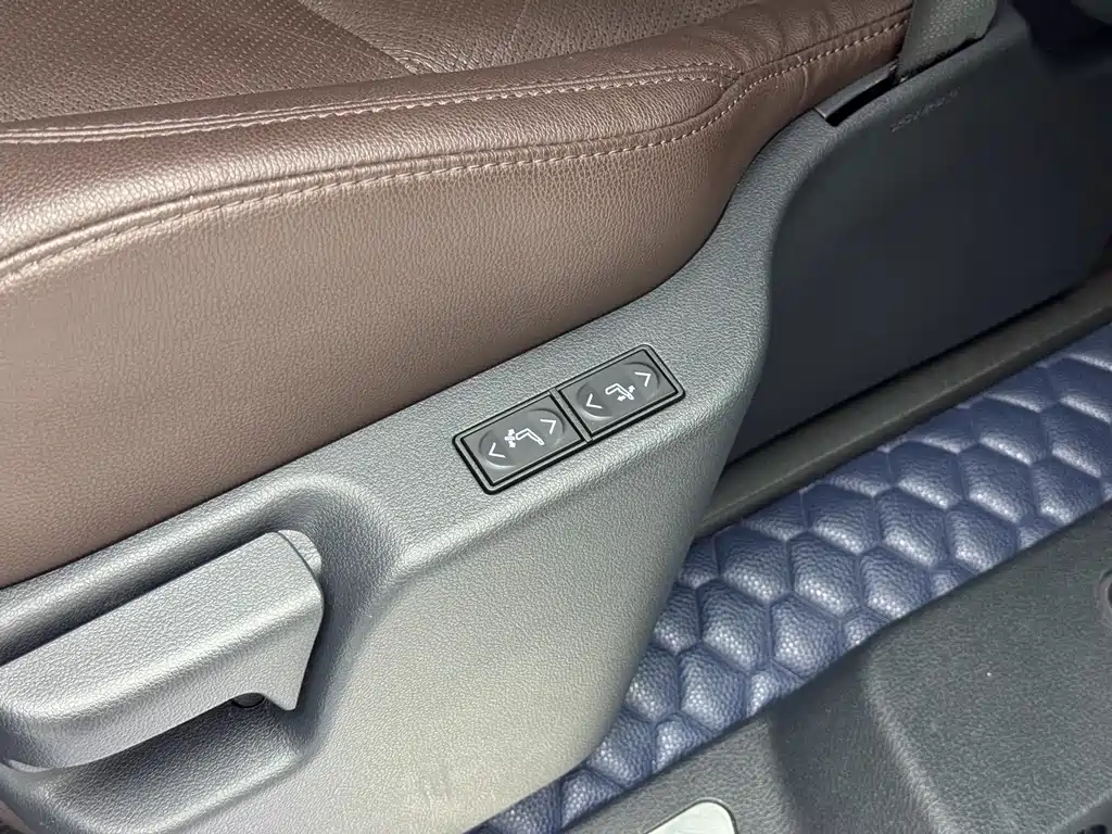 Toyota Sienna 2022 — фото 14