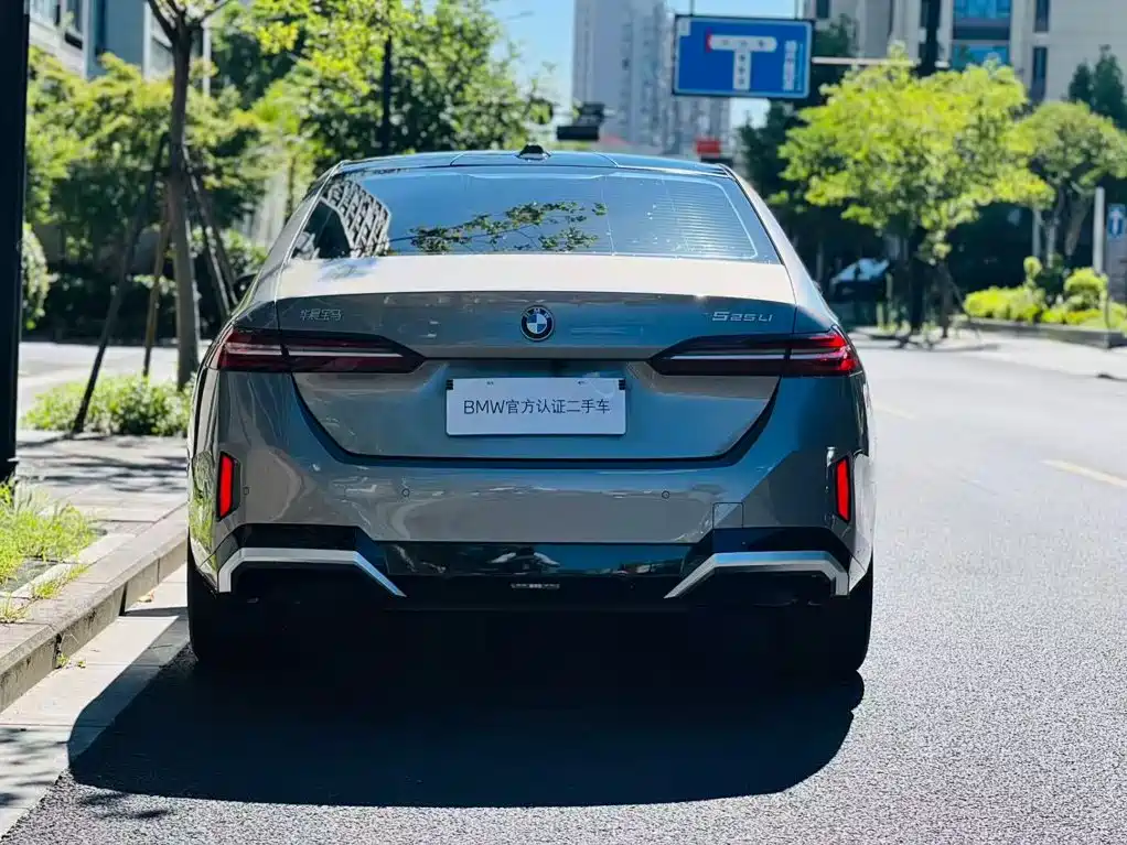 BMW 5 Series 2024