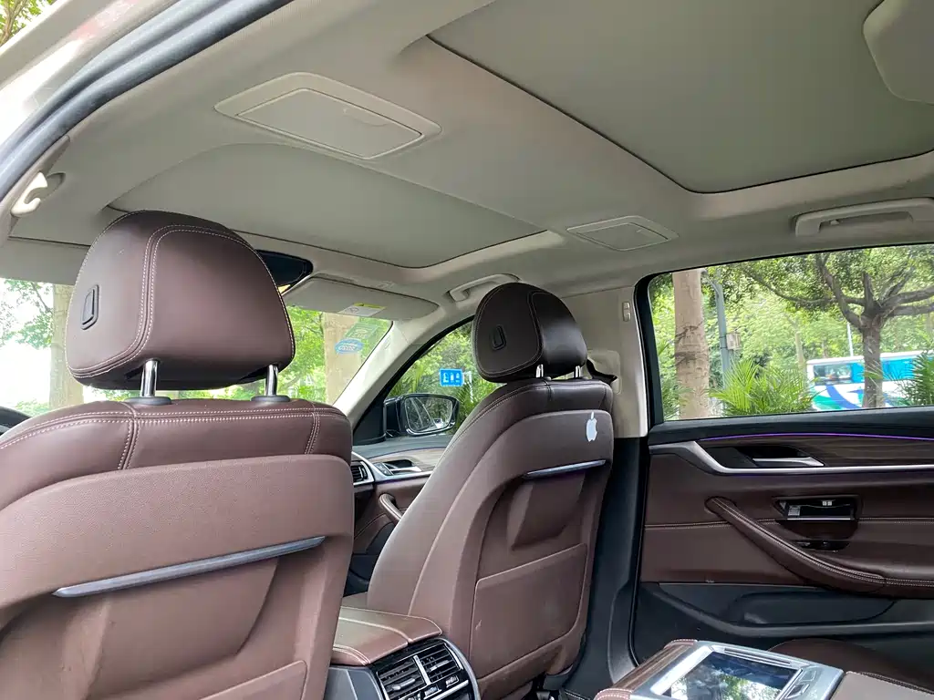 BMW 5 Series New Energy 2019 — фото 13