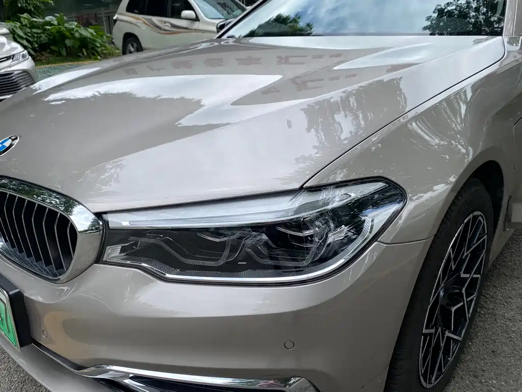 BMW 5 Series New Energy 2019 — фото 18