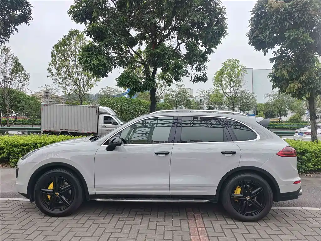 Porsche Cayenne 2016 — фото 4