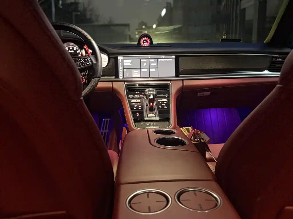Porsche Panamera 2020 — фото 17