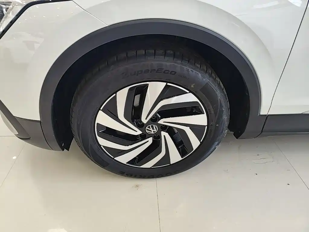 Volkswagen Tiguan L 2023 — фото 23