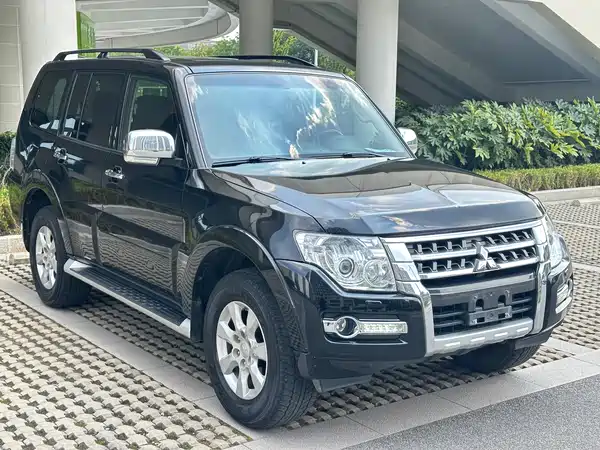 Mitsubishi Pajero 2017