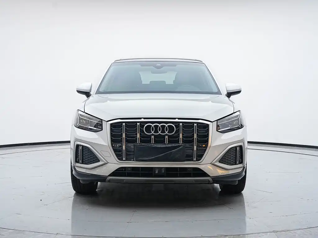 Audi Q2L 2023 — фото 2