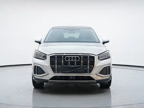 Audi Q2L 2023