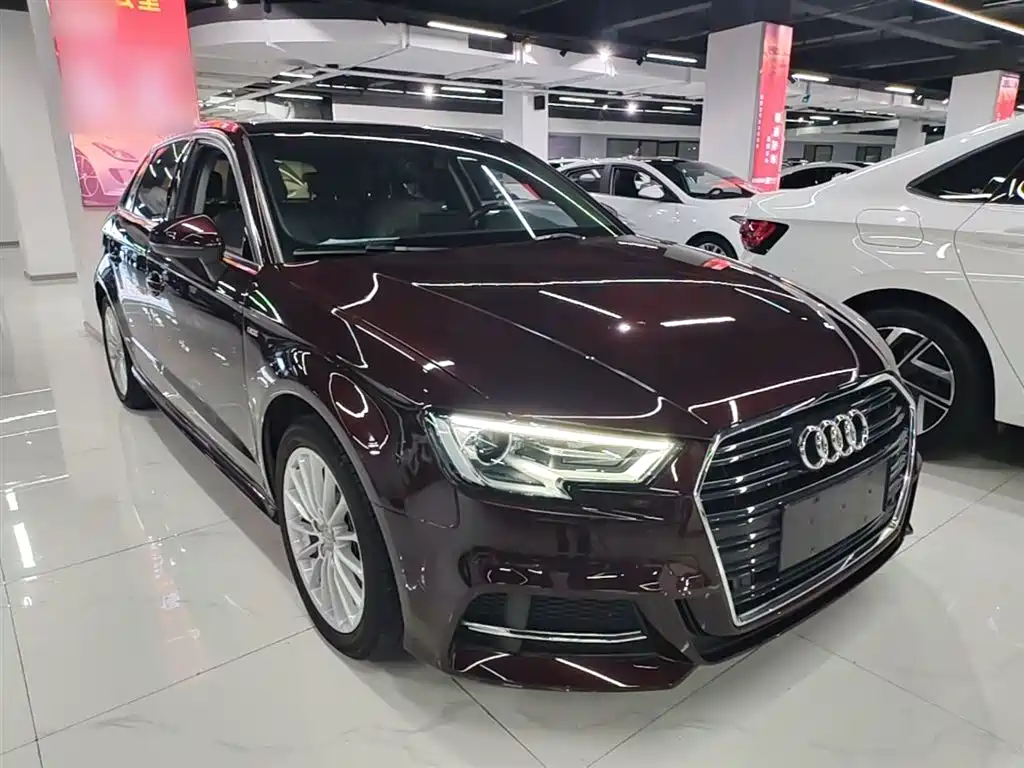 Audi A3 2018 — фото 4