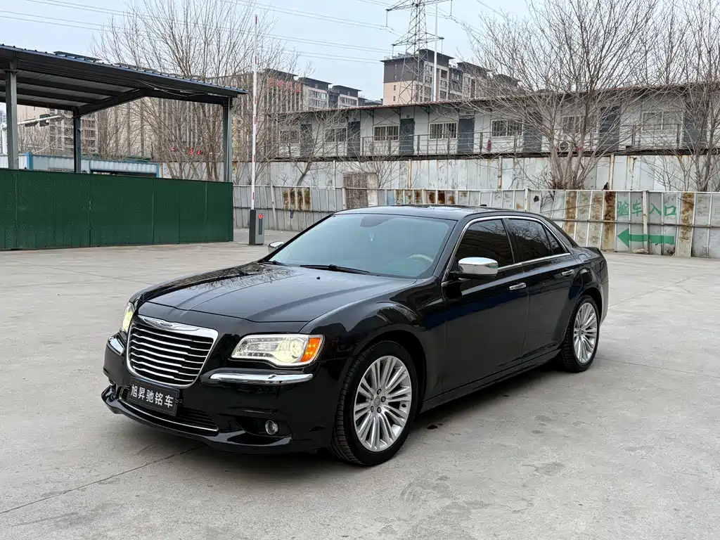 Chrysler 300C 2015 — фото 3