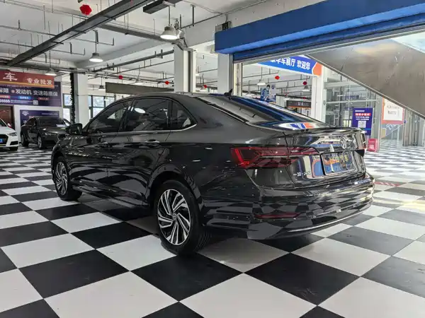 Volkswagen Sagitar 2022