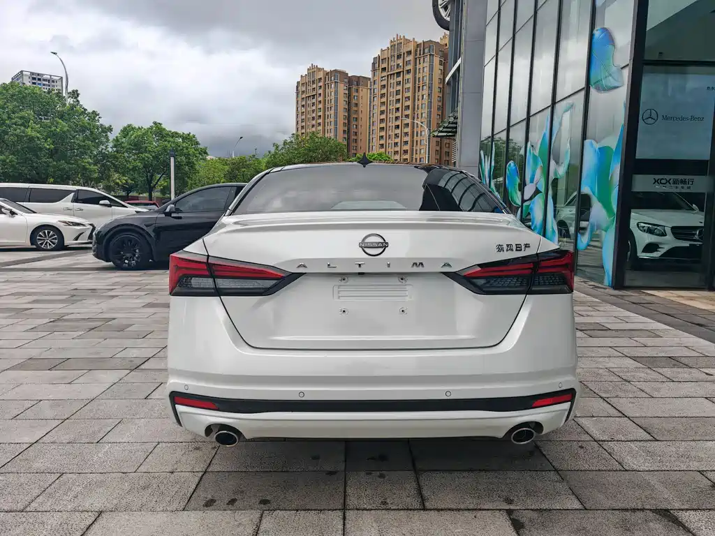 Nissan Teana 2023