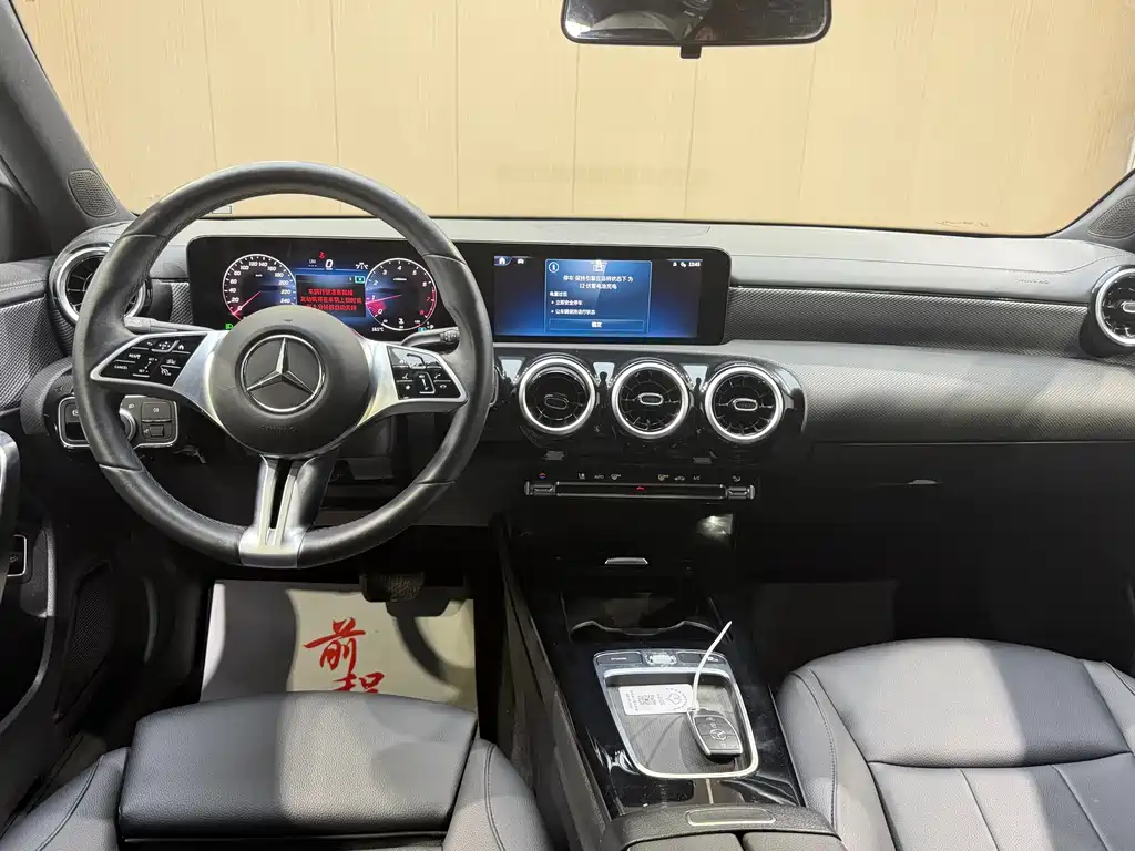 Mercedes-Benz A-Class 2023 — фото 11